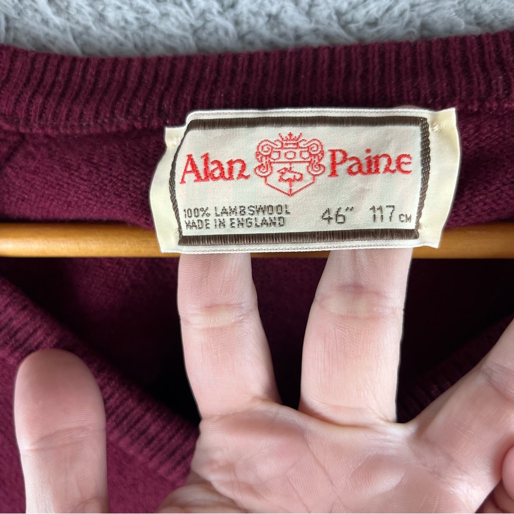 Alan Paine Size L/XL Lambswool‎ Burgundy V-Neck Vintage Sweater Made in England - Picture 2 of 13